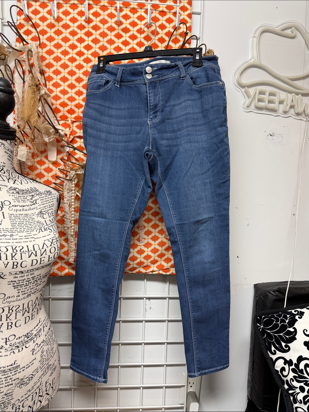 Women's Skinny Stretch Jeans in Classic Blue